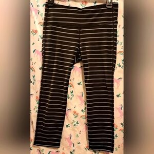 NWOT Athleta Chaturanga Black & White Stripe Crop Capri Gym Yoga Legging  SZ S